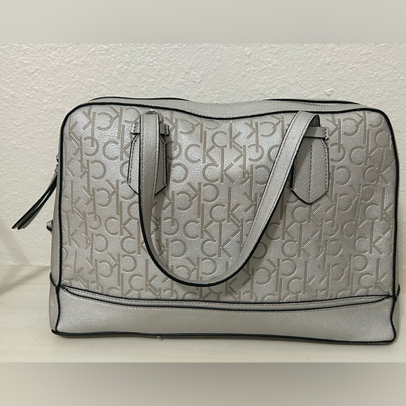Calvin Klein Bag in Silver - Picture 2 of 13